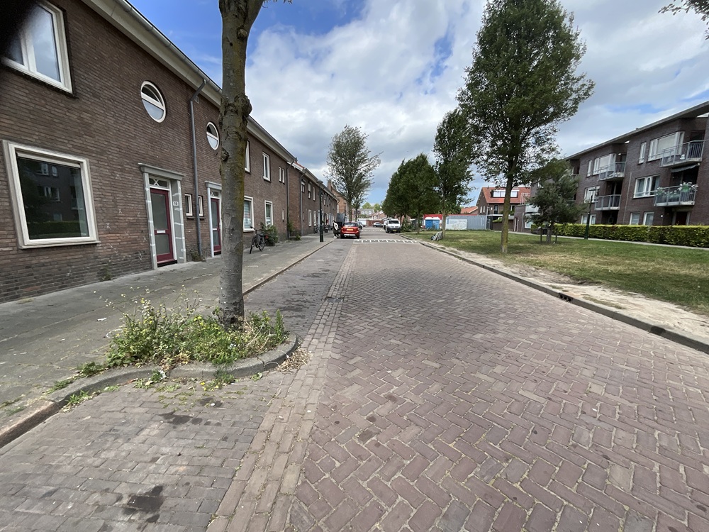 Pastoor Mutsaersstraat 96