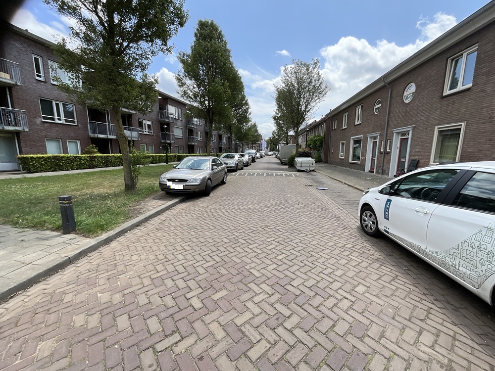 Pastoor Mutsaersstraat 96