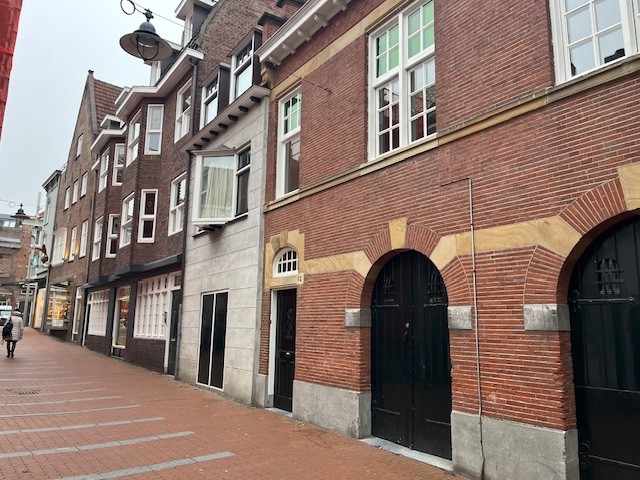 Korte Waterstraat 12