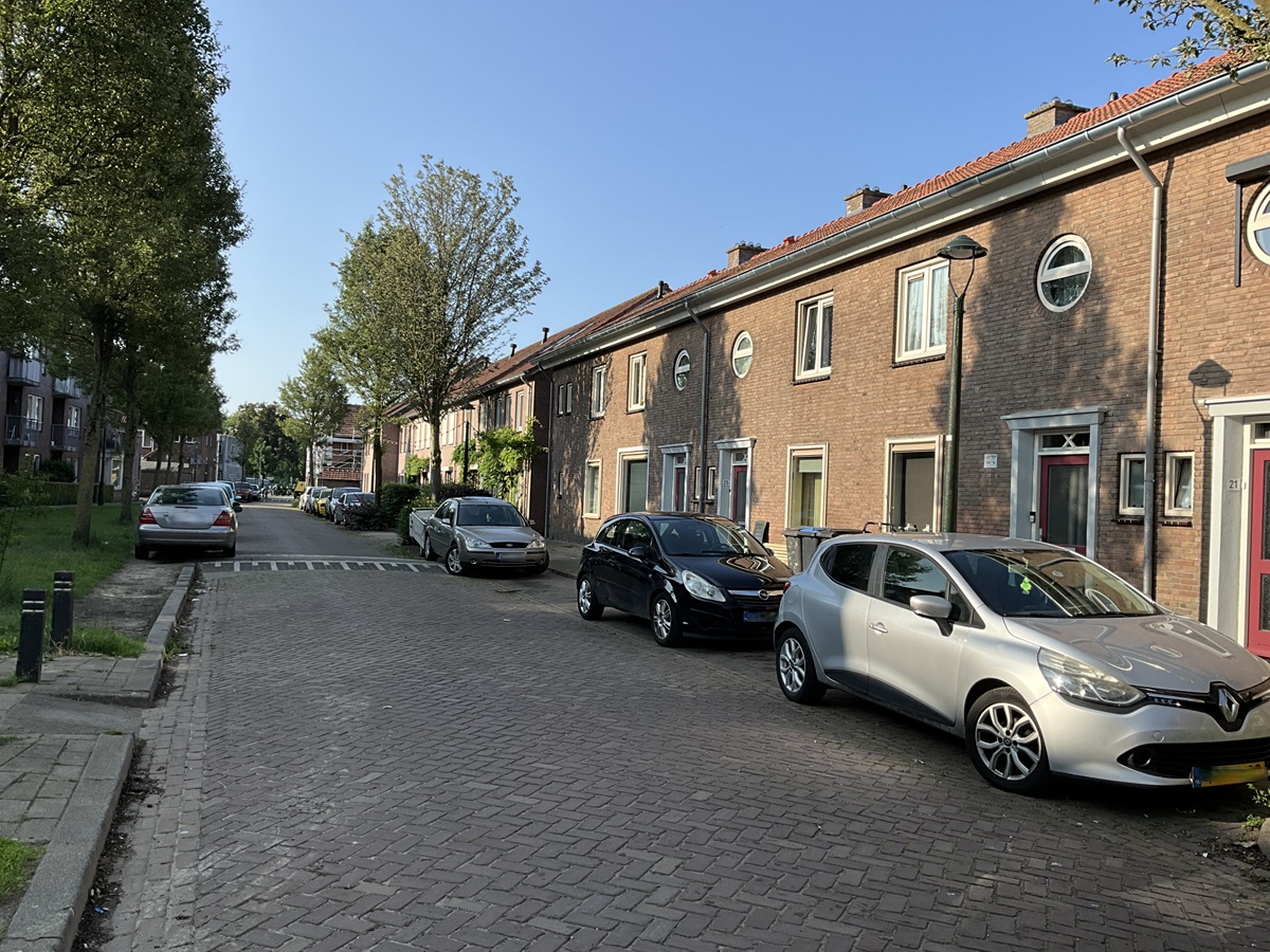 Pastoor Mutsaersstraat 19